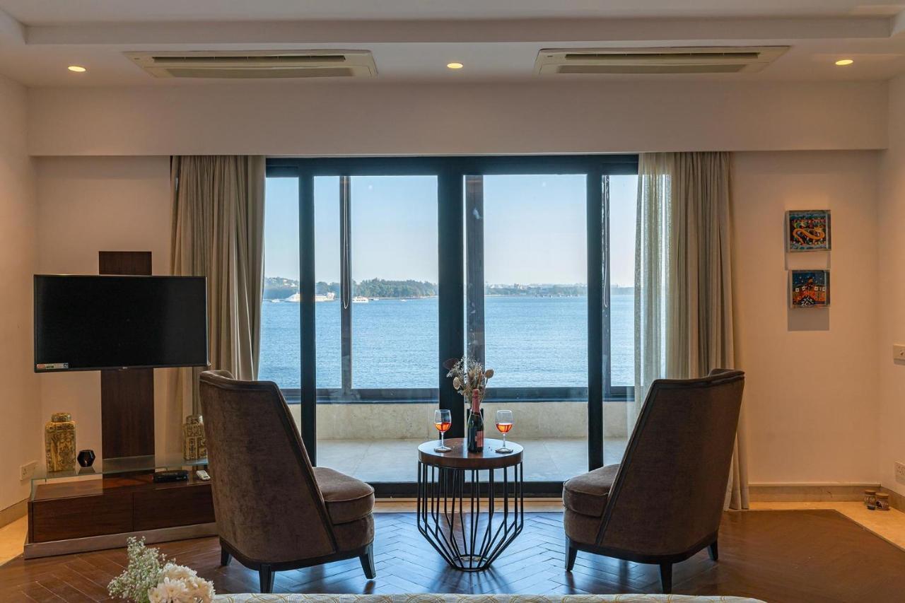 Oceanic Sunsets With River View, Comp Breakfast & Infinity Pool At Stayvista Verem Exterior photo