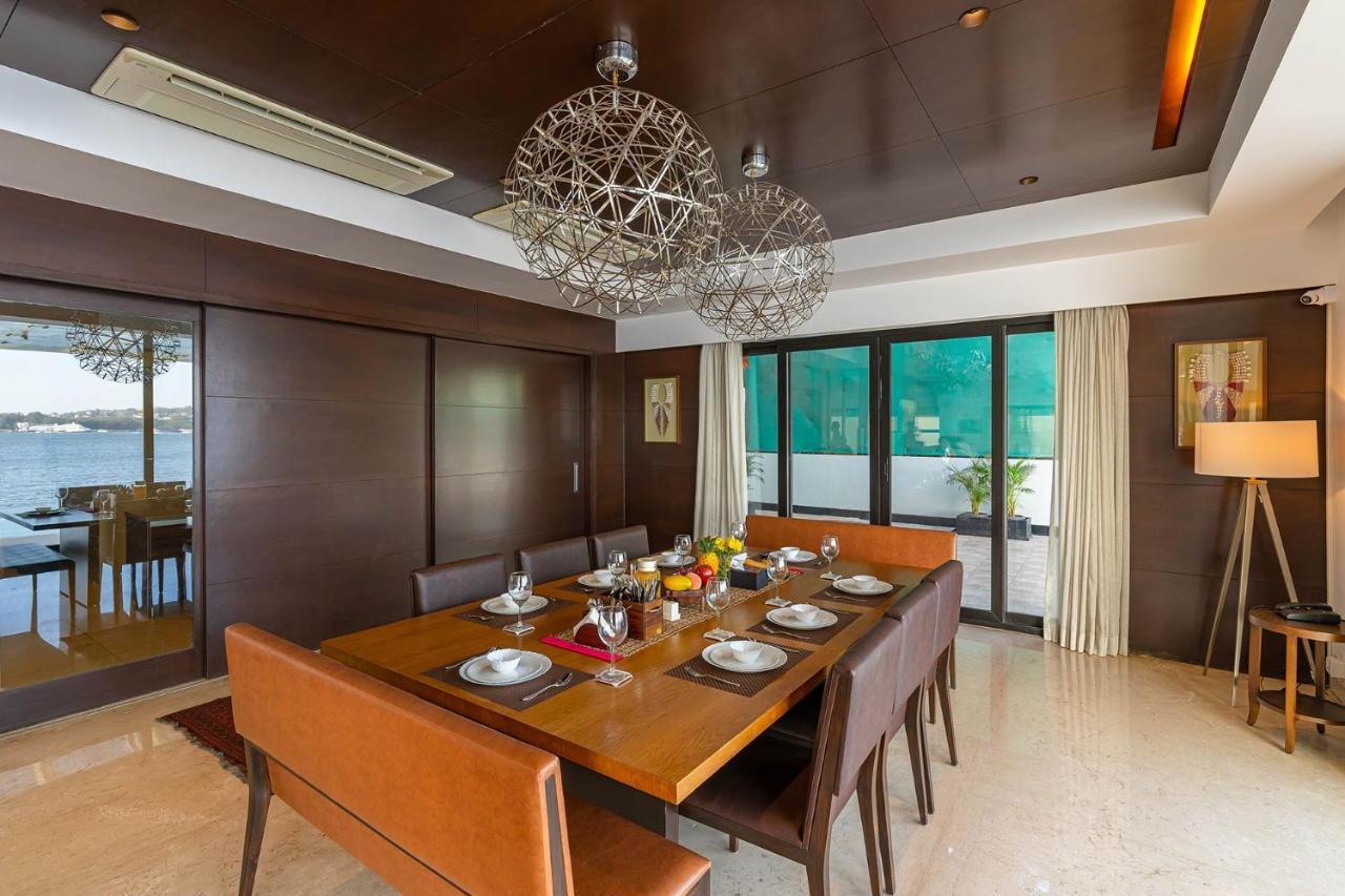 Oceanic Sunsets With River View, Comp Breakfast & Infinity Pool At Stayvista Verem Exterior photo